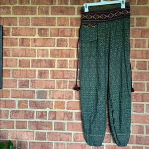 Flowing pants